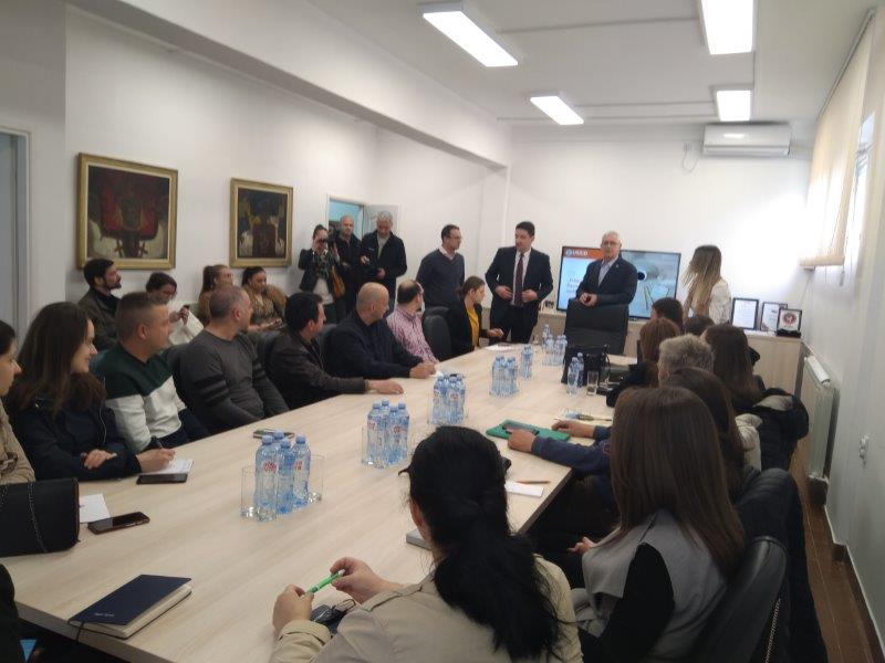 Odr�ana panel diskusija sa temom �Izazovi i potencijali razvoja MMSPP  iz ugla pristupa izvorima finansiranja� i predstavljen program �Pokreni se za posao�